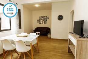 B87 - Windmill 2 Bed Apartment in Odiaxere